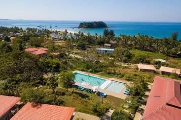 استراحتگاه Lover View Pool Bar & Bungalows