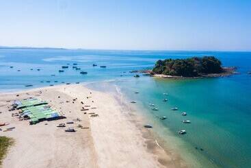 استراحتگاه Lover View Pool Bar & Bungalows