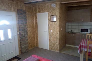 ユースホステル Pansion Laktaši