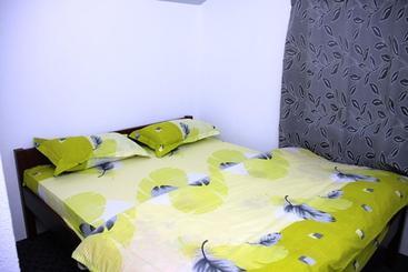 ユースホステル Pansion Laktaši