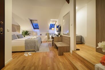 هاستل Prague Old Town Residence