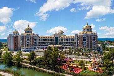 Delphin Be Grand Resort