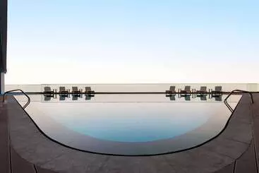 هتل Wyndham Garden Ajman Corniche