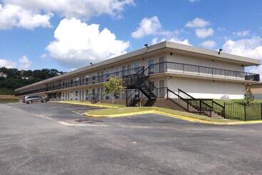 فندق على الطريق Super Stay Inn