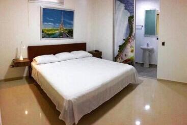 Отель Suites Caribe