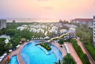 استراحتگاه Wyndham Grand Phu Quoc