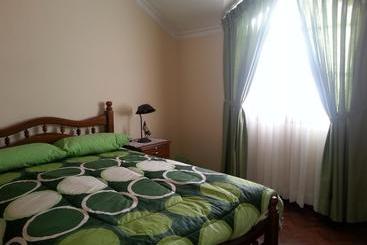 Villa Oropeza Hostel