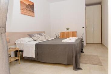 تختخواب و صبحانه Guest House Del Lido