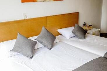 هتل Llanogrande Airport