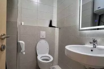 هتل آپارتمان Kalpazo Home Tirana 21