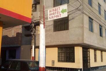 Bed and Breakfast Sunset Hostel Airport