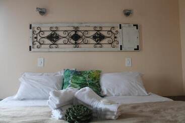 בית מלון כפרי Eldorado Lodge Cc