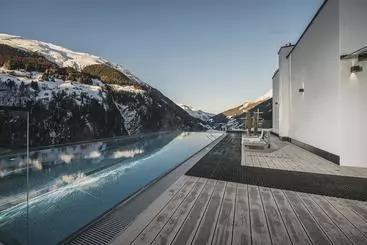 Boutique Hotel Und Chalets Bergwiesenglück