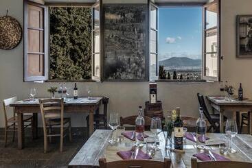 住宿加早餐  Agriturismo La Fattoria Di Capezzana