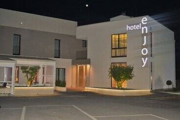Отель Enjoy