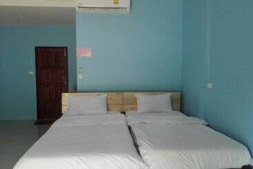 Lanta Mother Hostel