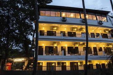 בית מלון כפרי Arambol Arbour