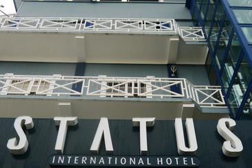 Hotell Status International