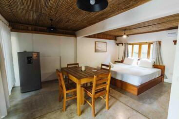 هاستل Zeneidas Surf Garden