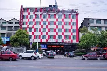 Thank Inn Chain Hotel Hunan Huaihua Hecheng District South High Speed Rail Station
