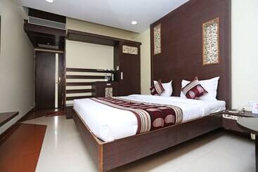 Capital O 10392 Hotel Corbiz Tower