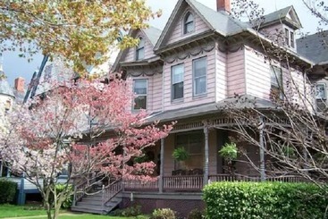 Hollerstown Hill Bed And Breakfast