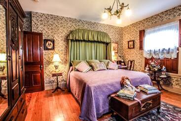 Hollerstown Hill Bed And Breakfast