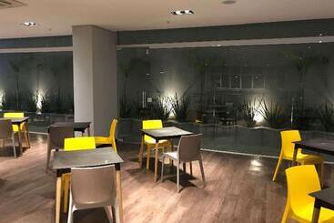 ホテル Ibis Styles Tres Rios