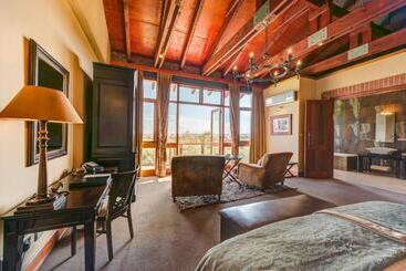 Riboville Boutique Hotel And Restaurant