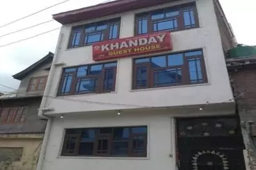 Hotel Goroomgo Khanday Guest House Srinagar