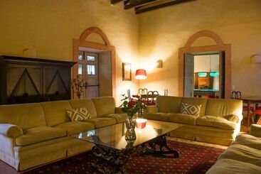 هتل Hacienda Histórica Marchigüe