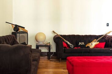 هتل Hostal Irreal