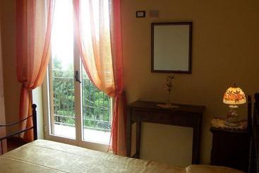 ホテル Villa Caltafaraci