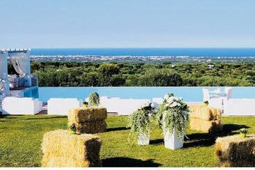 هتل Masseria Santa Teresa