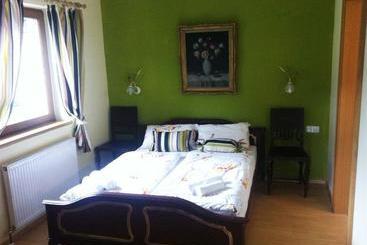 Hotel Pension Rauchkuchl