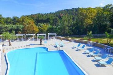 Aroma Beach Hotel Bungalows