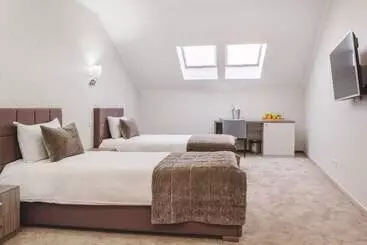 هتل Familion Apart