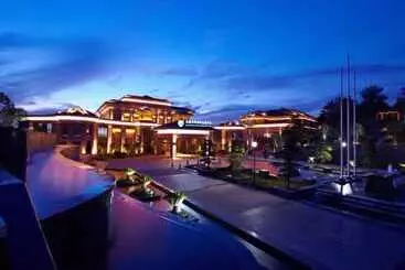 ホテル New Century Resort Yuyao Siming Lake