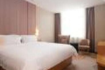 Отель Lavande Guangzhou Tianhe Coach Station