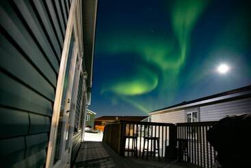 هتل Lou And Francis Guesthouse