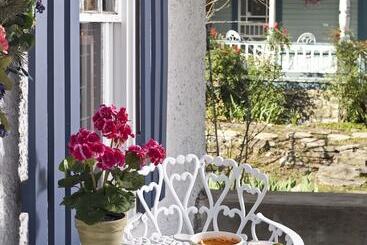 فندق Cliff Cottage Inn