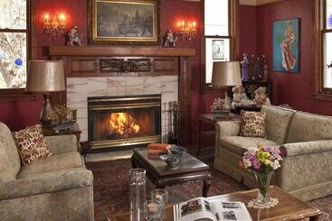 Hotel Cliff Cottage Inn