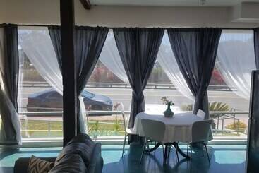 ホテル House Of Trestles   Hostel