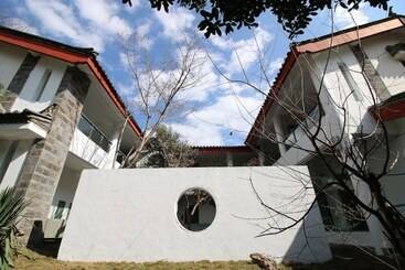 Hotel Lijiang Shuhe Travelling With