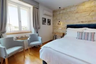 هتل Riva Apartments