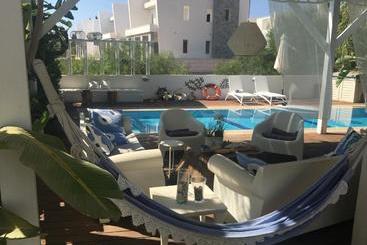 בית מלון כפרי Riverland Villa