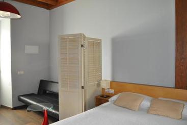 Otel Apartamentos Rurales Casona La Sierra