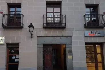 هتل Avila Flats Soterrana Plaza Del Ejercito