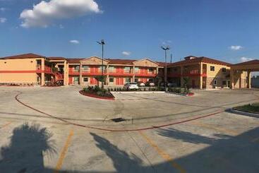 Hotel Scottish Inn & Suites  Iah Airport