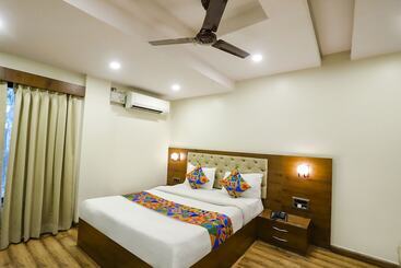 Jk Rooms 127 Hotel Parashar Check In